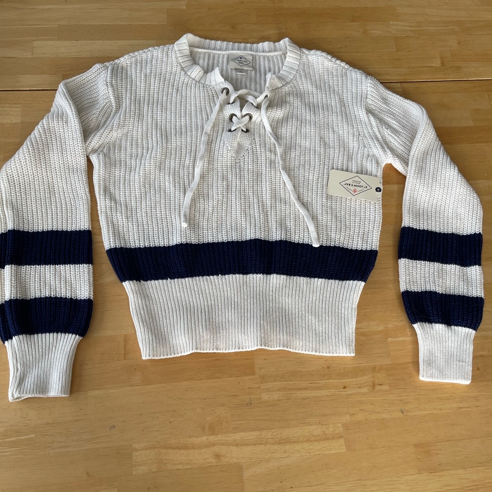 St John’s Bay Lace-up V Neck Sweater Small Navy Blue & Cream NWT!
